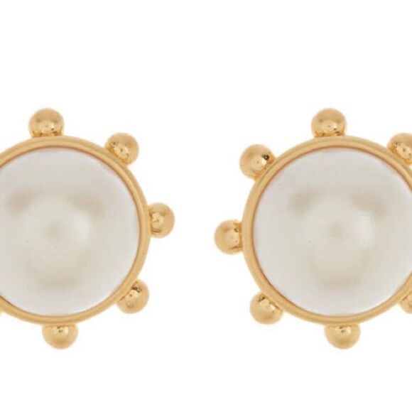 Pearl stud earrings  - Picture 2 of 5